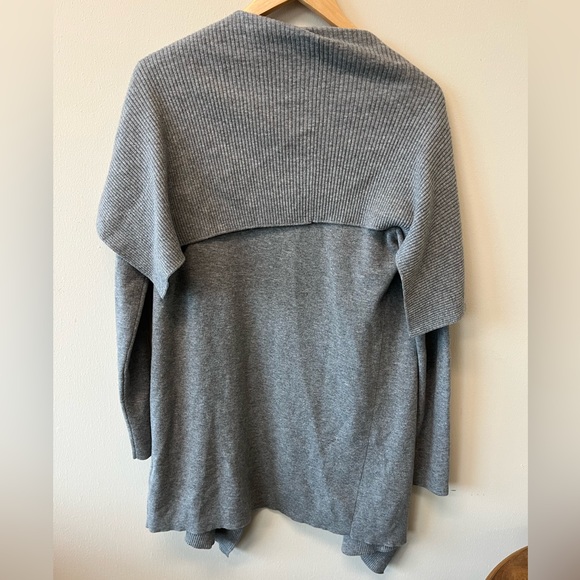 Lafayette 148 New York gray 100% merino wool cardigan - Picture 3 of 8